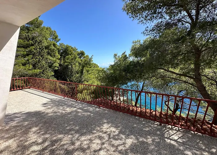 Apartment Seafront Vis